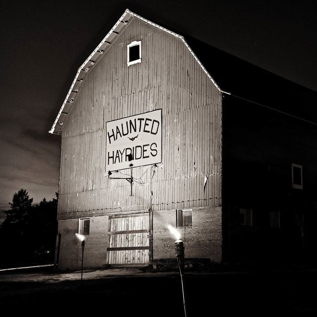 New and "boo" this year: The Haunted Barn at Dan Patch Stables. It's open every Friday and Saturday from 6-11 pm. Tickets ($10; free for ages under 5) sold at the door the night of on a first-come, first scared basis. More info: https://t.co/aAbB1uDHMN https://t.co/wfD72ecJt3