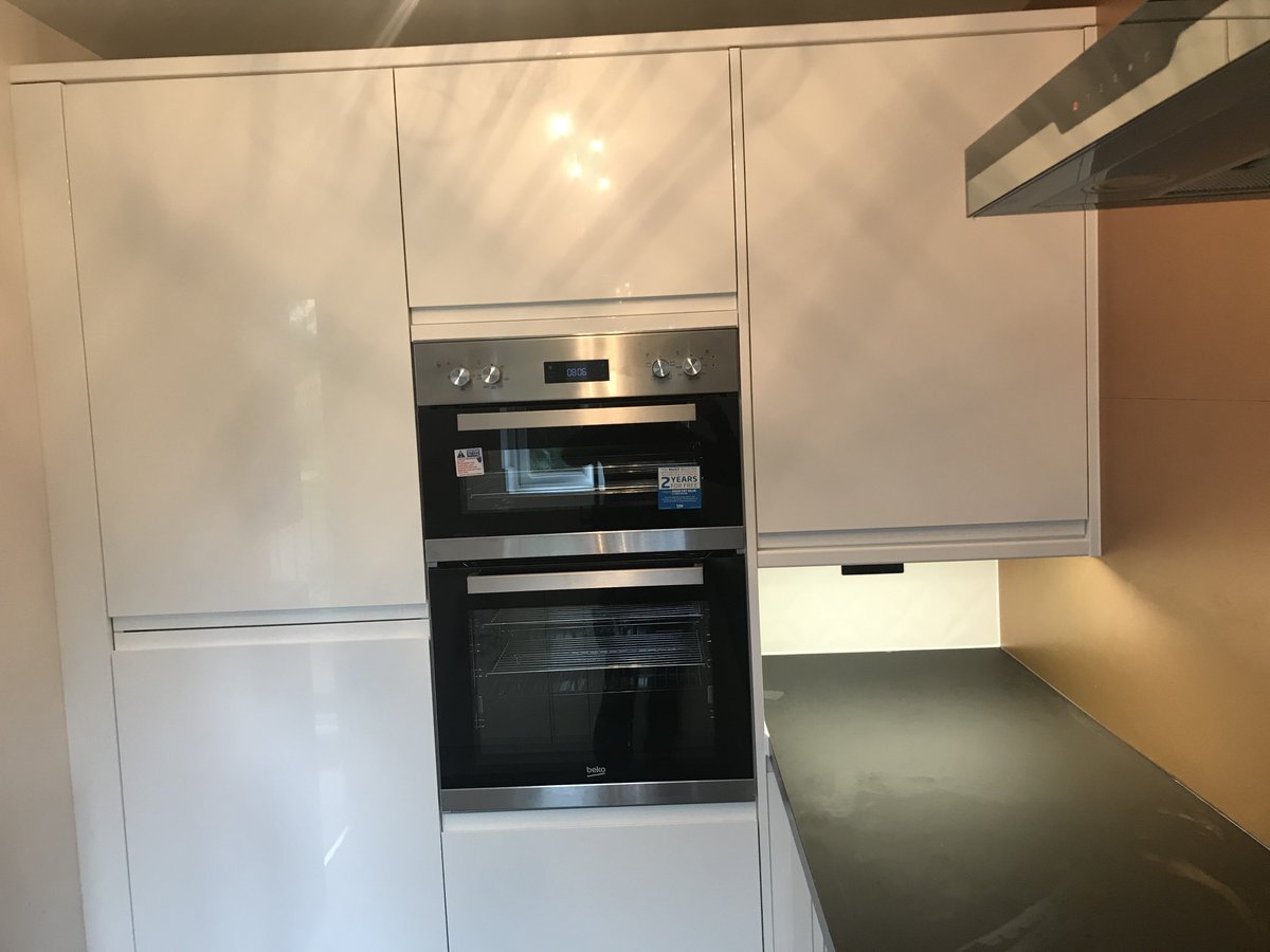 NV8Projects's tweet photo. Still banging em in. This one from the summer.#kitchenprojectlincoln @BandQ https://t.co/wpLy1VPZB6