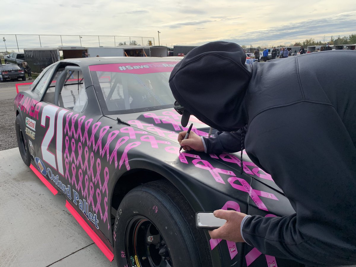 RackHunterCamo's tweet photo. The #TrophyHunter @rverberne21 is Putting the finishing touches on the #SaveTheRack #21 Super Stock here at @FlamboroSpdwy Still a handful of ribbons available! Stop by the 21 pit ๐ค๐ผ https://t.co/cDn37PB9Qx