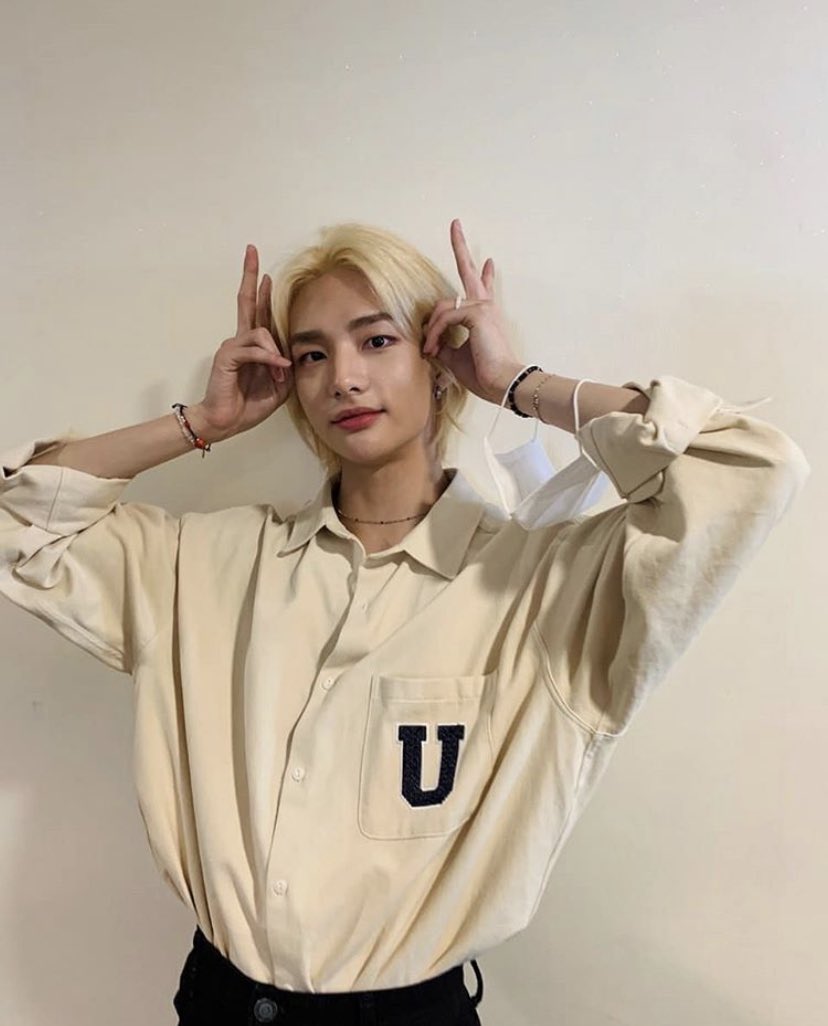 dailyhyune's tweet photo. hello stays! this is an account made to share #HYUNJIN pics, gifs, vids and more! ♡ i will be uploading daily because we all need #현진 's precious smile to make our day better 💌 https://t.co/2L6e4Ndpac