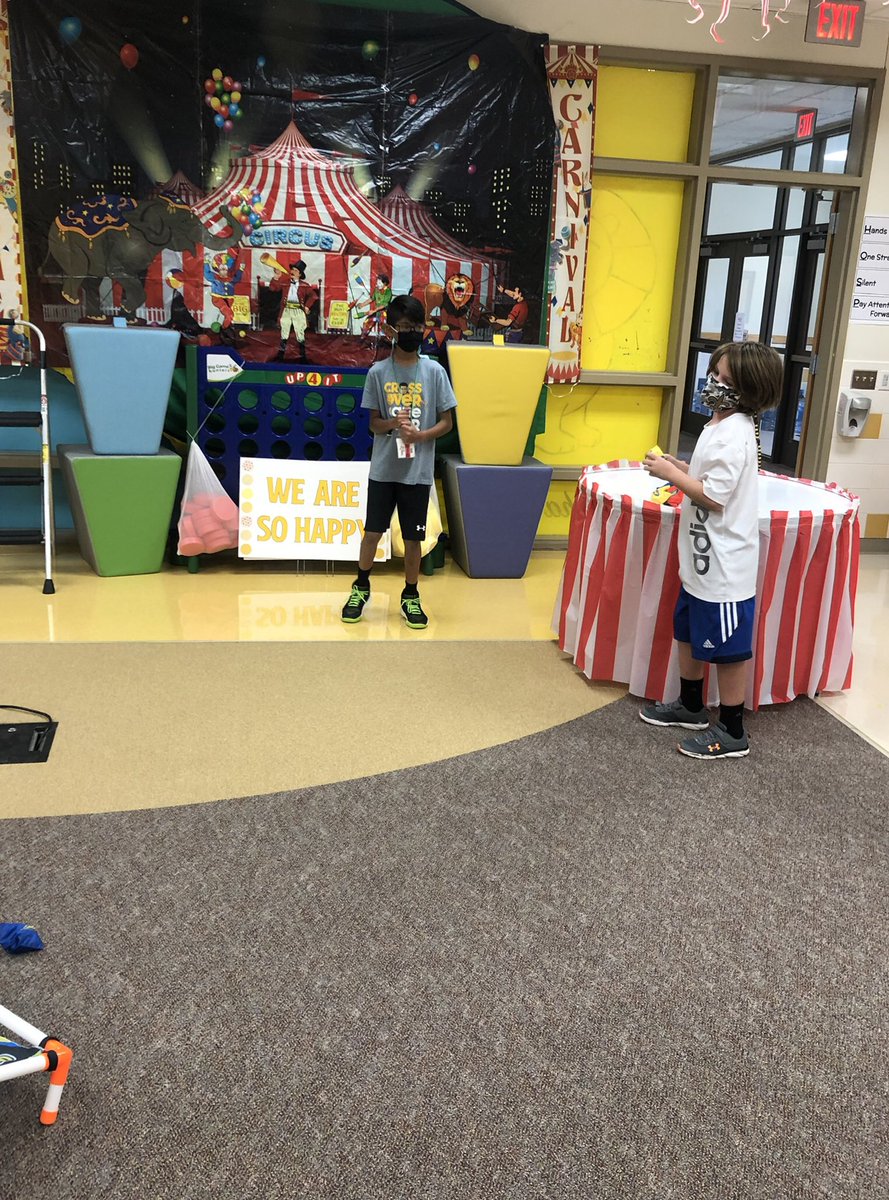 NeonBrightMinds's tweet photo. Creating Fractions while playing games! Who says we can’t still do fun things during a pandemic? #FISD When it’s your passion, it’s not work. #socialdistanceclassroom @HospElementary @jands1118 @PrincipalElse @waldripm https://t.co/7HOKUSXFQE