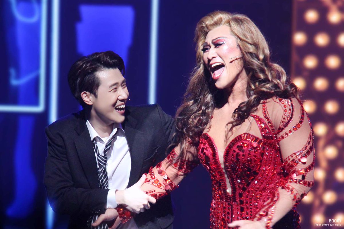 201002 #킹키부츠 커튼콜데이 #성규 #김성규
니가 힘들 땐 곁에 있을게
삶이 지칠 땐 힘이 되줄게
#규찰리 with #홍롤라