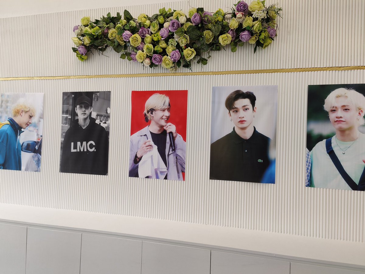 allover308's tweet photo. Thank you to @enchanted_cb and  @971003LYL for the pretty pictures and Stickers 😍💙
#찬이는_초코릿보다_달콤해 #Happy_Bangchan_Day 
#LYL_Chris
#HappyBangChanDay https://t.co/OLgnWieVSt