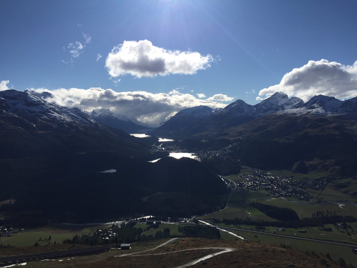 silentmauvie's tweet photo. ...nachem räge und so #inlovewithswitzerland #bellaengiadina #sunisoutagain #beautifulview https://t.co/He7hZROsh7
