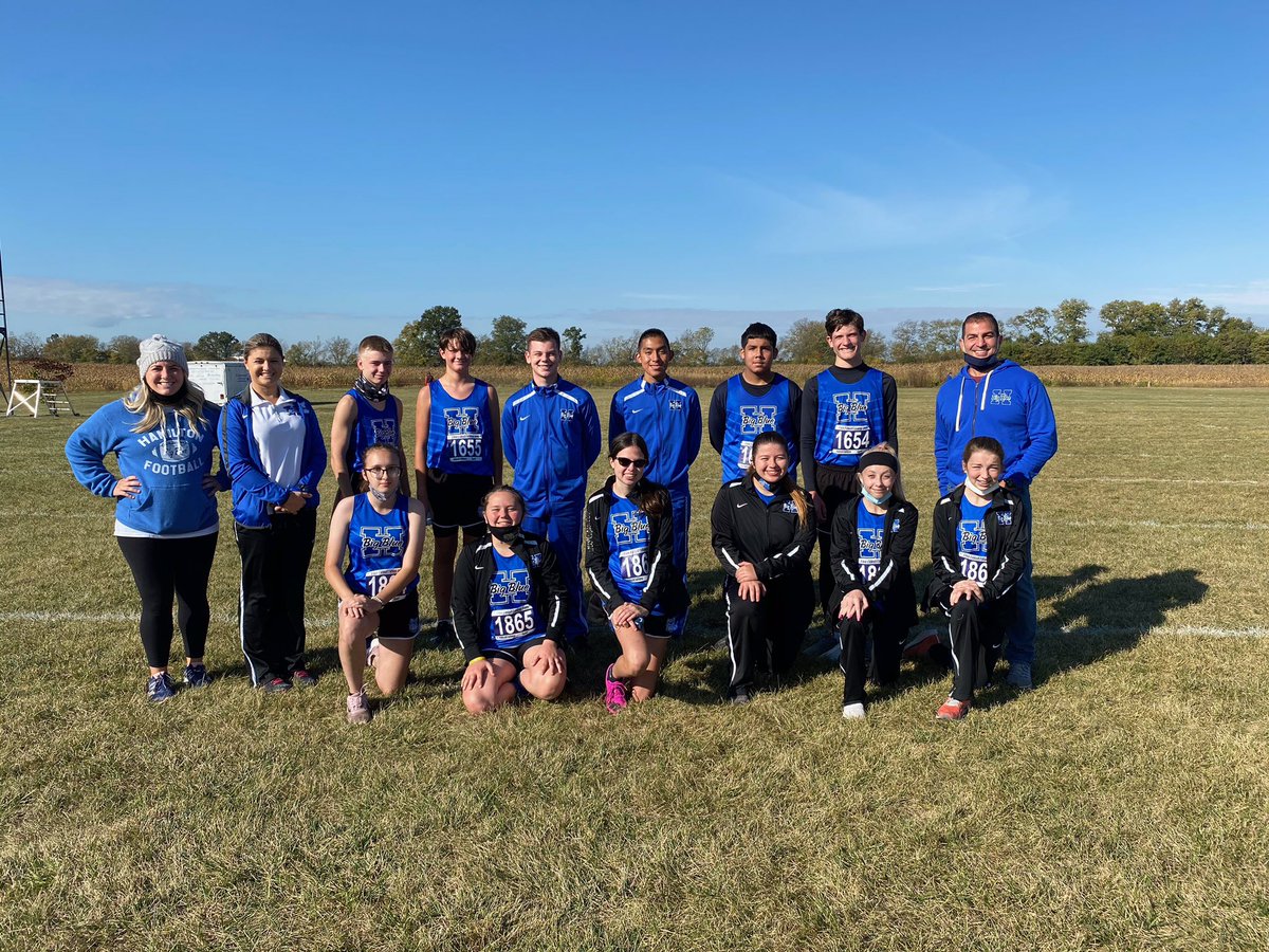HamiltonCCTeam's tweet photo. A chilly start to the day made for some crazy fast times at the Edgewood Invite!! Way to go runners! Thanks @JohnWilhelm_HHS  for coming out to cheer us on!! #BigBlueOnTheMove 💙🏃‍♂️🏃‍♀️ https://t.co/f1GKBgY75W