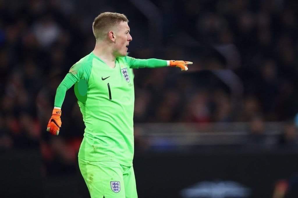 BenchWarmers on Twitter: "Pickford's T-Rex arms back to haunt him again...…  "