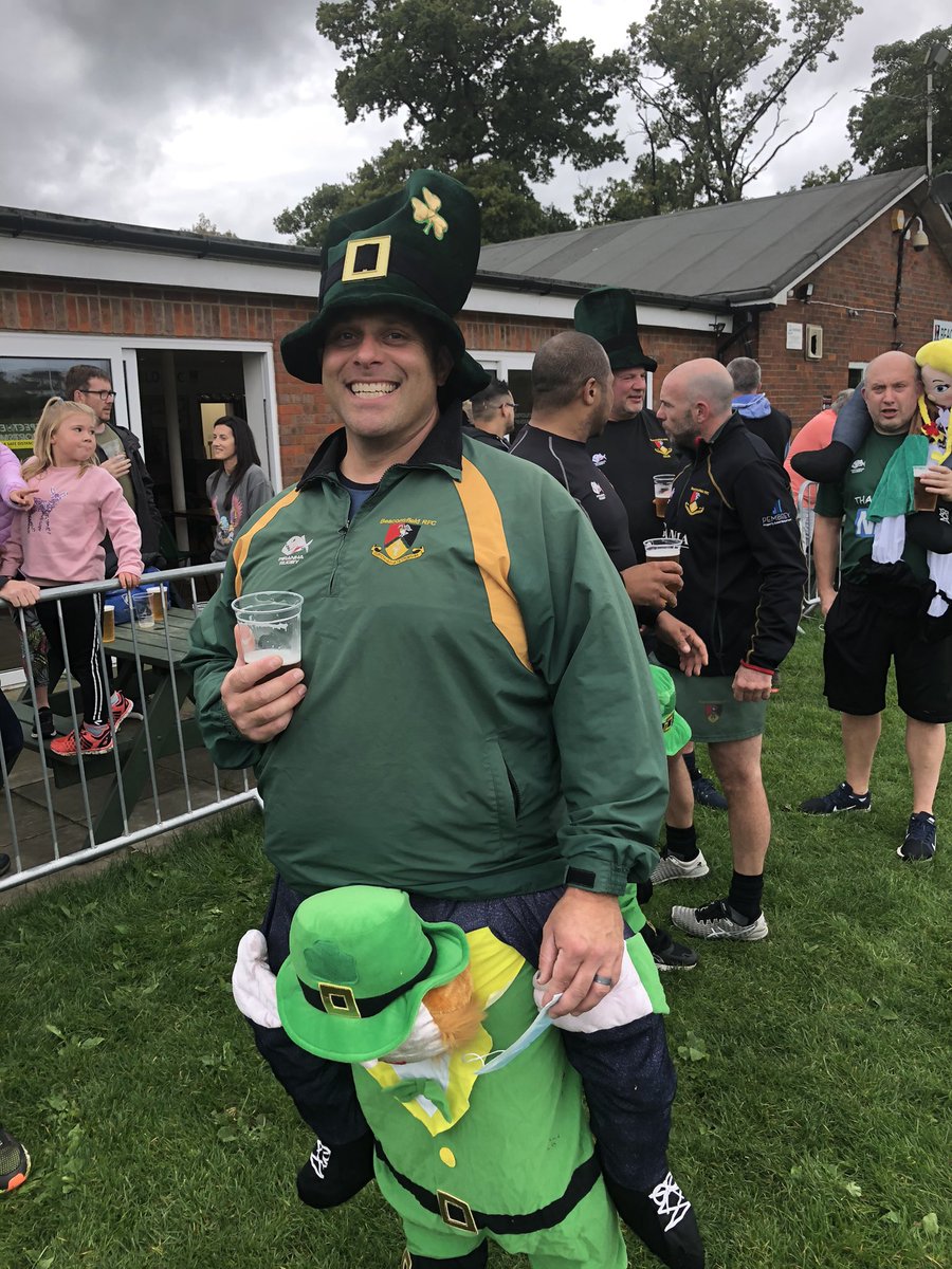 beaconsfieldrfc's tweet photo. 3 pints and 3km in and the lads look like they are starting to struggle #fiveforfinn https://t.co/VuMpV0n4pQ