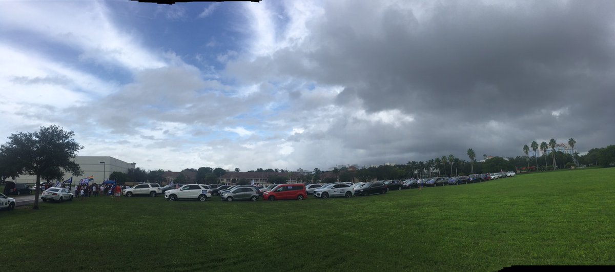 #VenezolanosconBiden Caravana about to start! Ends at Tropicare Shopping Center