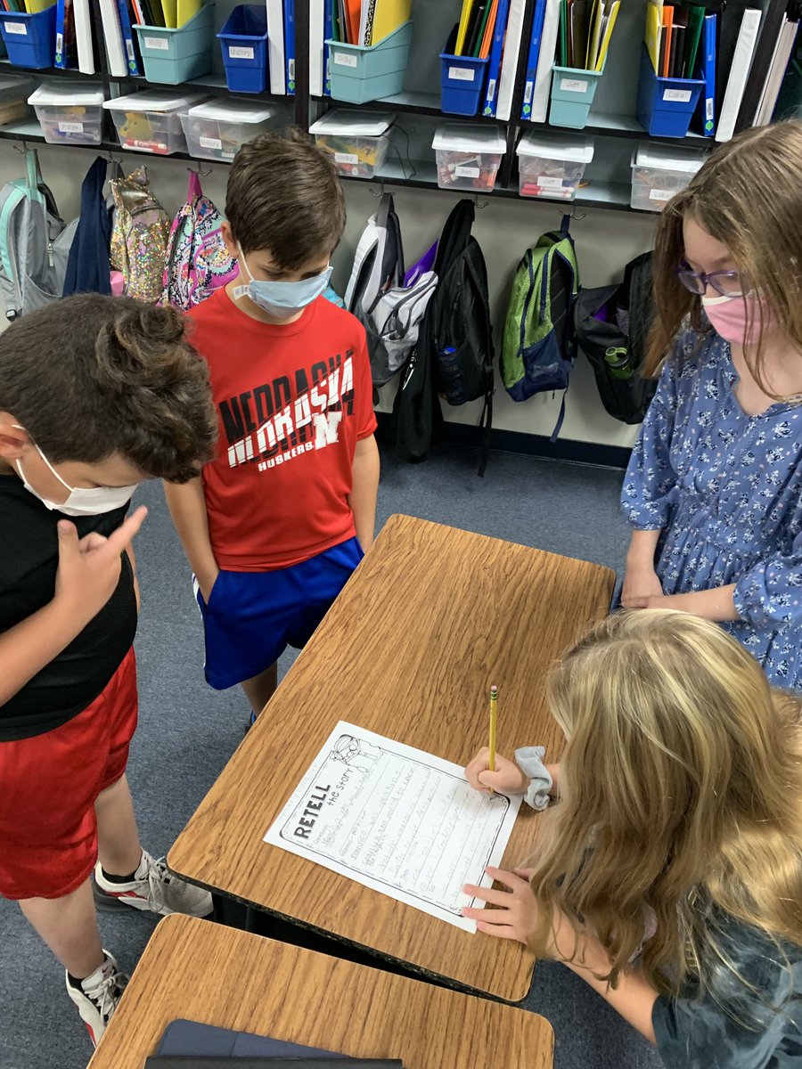 CapronKelly's tweet photo. This week went quickly in room 31.  We worked on fiction summaries, ordering decimals, Texas regions, and so much more.  #svebettertogether https://t.co/lJGMVrkf1T