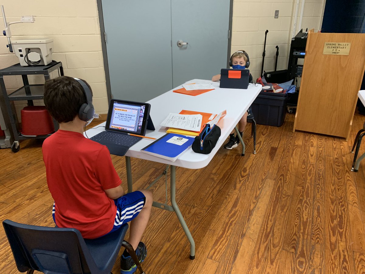 CapronKelly's tweet photo. This week went quickly in room 31.  We worked on fiction summaries, ordering decimals, Texas regions, and so much more.  #svebettertogether https://t.co/lJGMVrkf1T