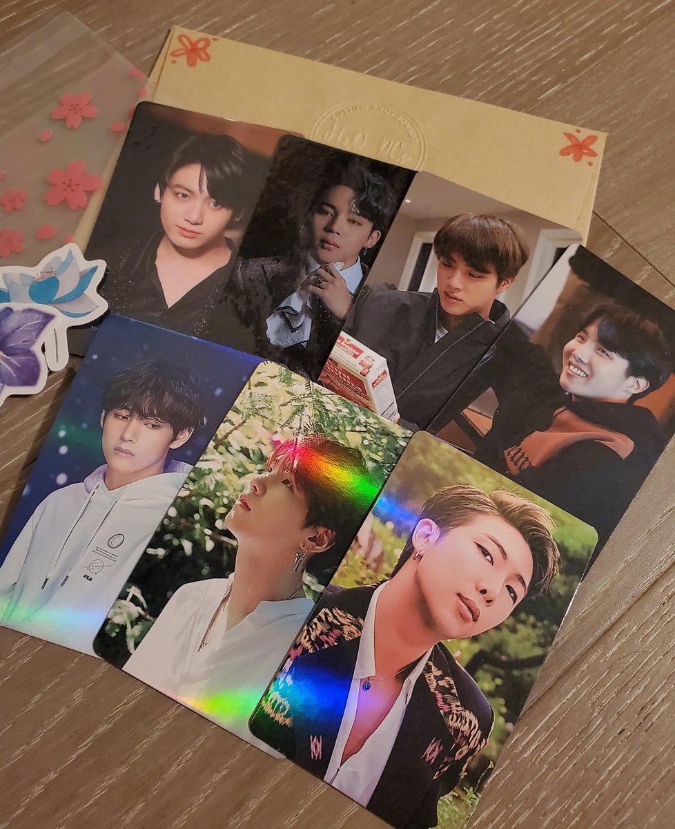 💫 - Worldwide BTS Giveaway -💫

💜 BTS Photocards 💜

To enter:
- follow, retweet, and like

Ends in 24 hours! Good luck! 🥳💜 <a href="/BTS_twt/">방탄소년단</a>

GA proofs and shop info in next tweet 💜