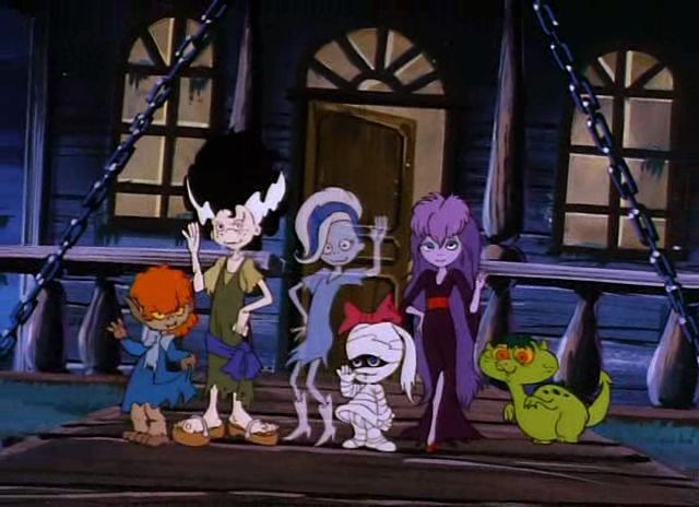 PurpleForever19's tweet photo. Monster High Girls then and now https://t.co/F3iezmEMqX