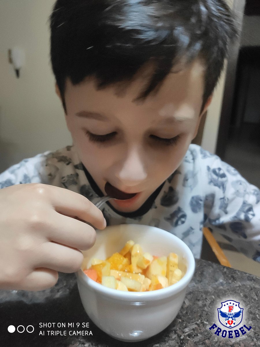 cfroebelsc's tweet image. COOKING CLASS

Os alunos do 2º ano A e B fizeram uma FRUIT SALAD deliciosa, atividade com a qual aprenderam o vocabulário das frutas e o passo a passo em Inglês.
.
.
.
#bilingue #programabilingue