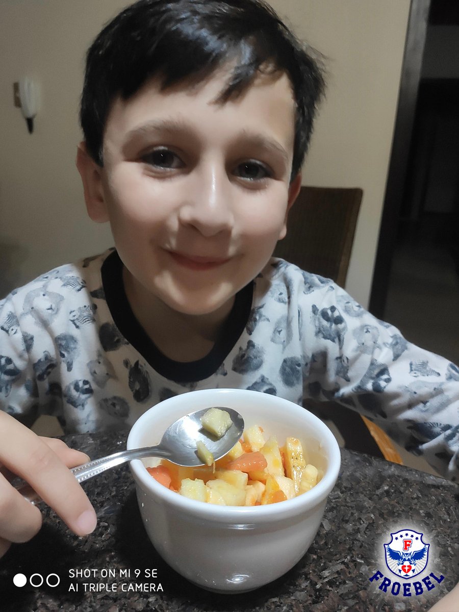cfroebelsc's tweet image. COOKING CLASS

Os alunos do 2º ano A e B fizeram uma FRUIT SALAD deliciosa, atividade com a qual aprenderam o vocabulário das frutas e o passo a passo em Inglês.
.
.
.
#bilingue #programabilingue