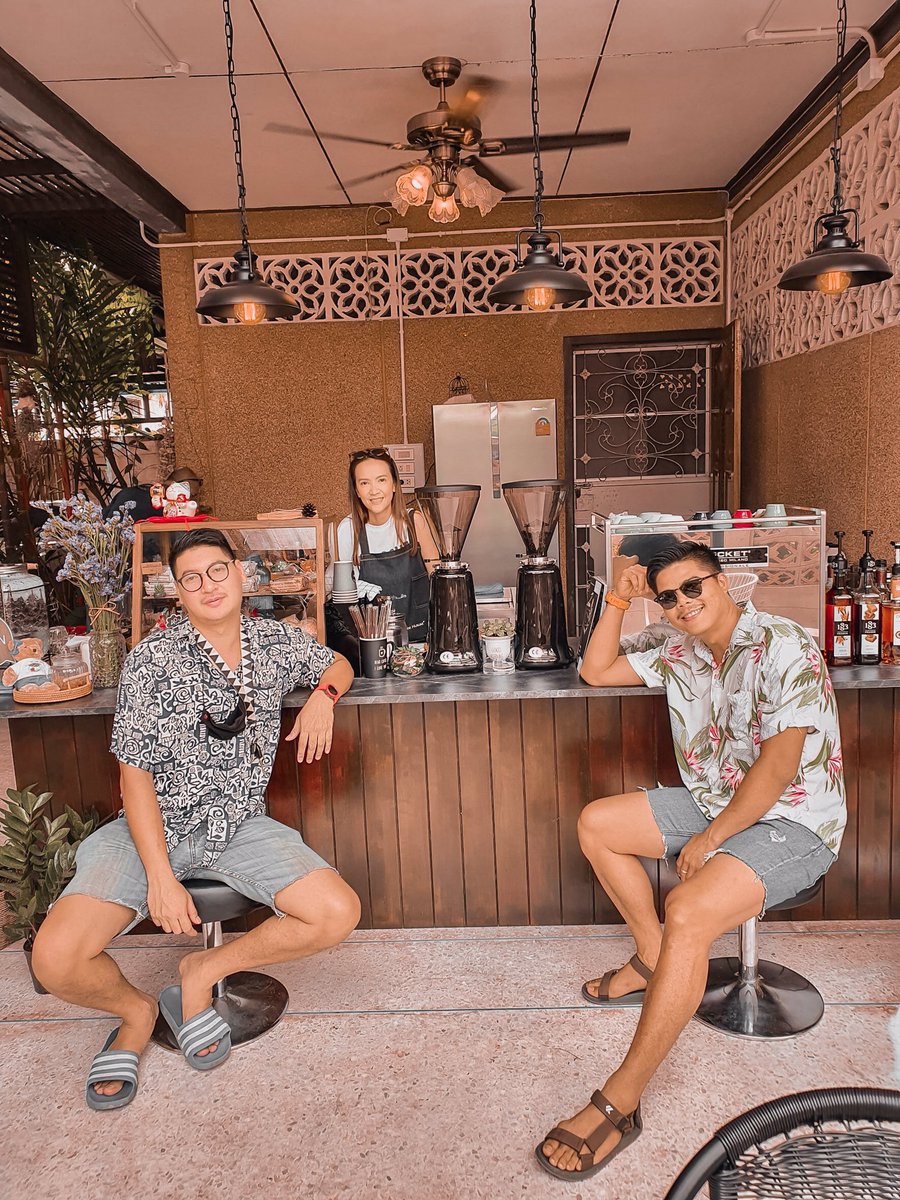 OhmTheerapant's tweet image. ถ้ามีแรงให้รีบเที่ยว ไม่งั้นจะได้แค่เยี่ยวกับขึ้นรถ #ไปไหนไปกัน #O2M @PankeawP