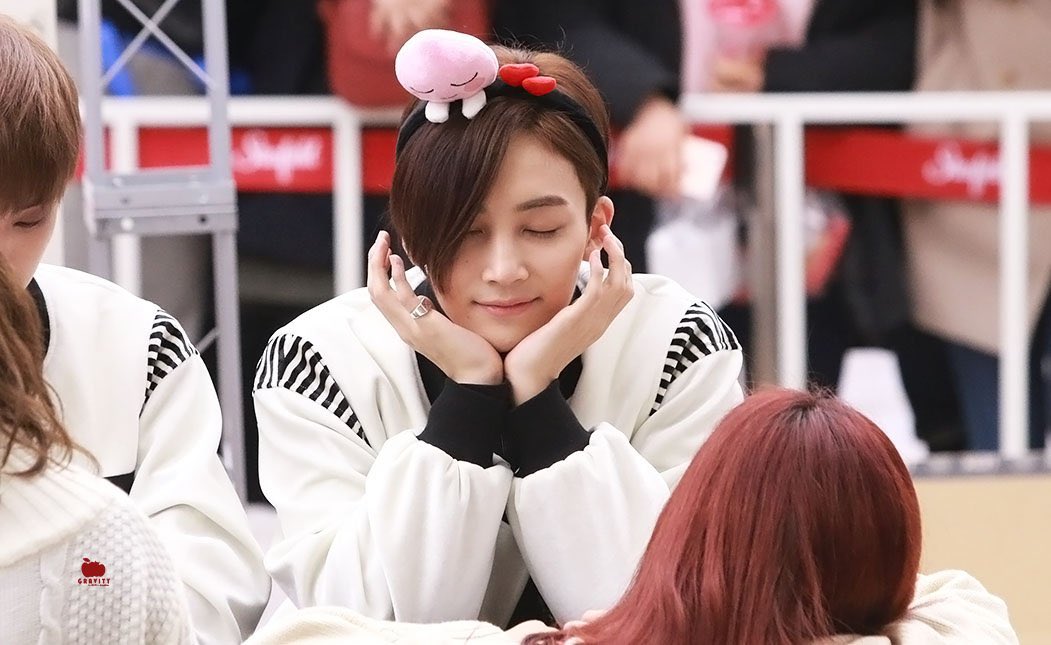 gravity_0810's tweet photo. 26번째 생일축하해♥️                                   #가을의찬사_천사정한아_생일축하해 
#OurAngelJEONGHANday 
#인간천사_정한이의_탄생일 
#정한 #하니해 #JEONGHAN https://t.co/OVKSJp8gpV