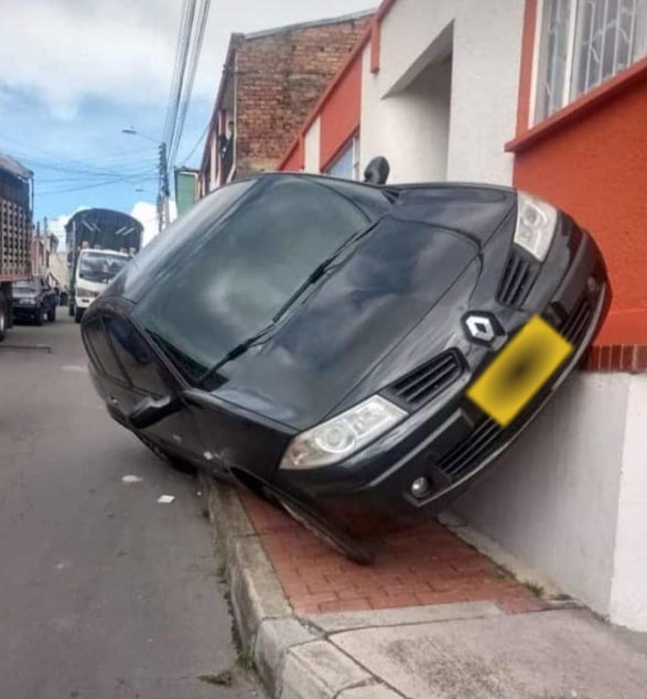 TuningExpress01's tweet image. El que tiene plata se estaciona como quiera 😂😂😂😂
#tuningexpression @TuningExpress01