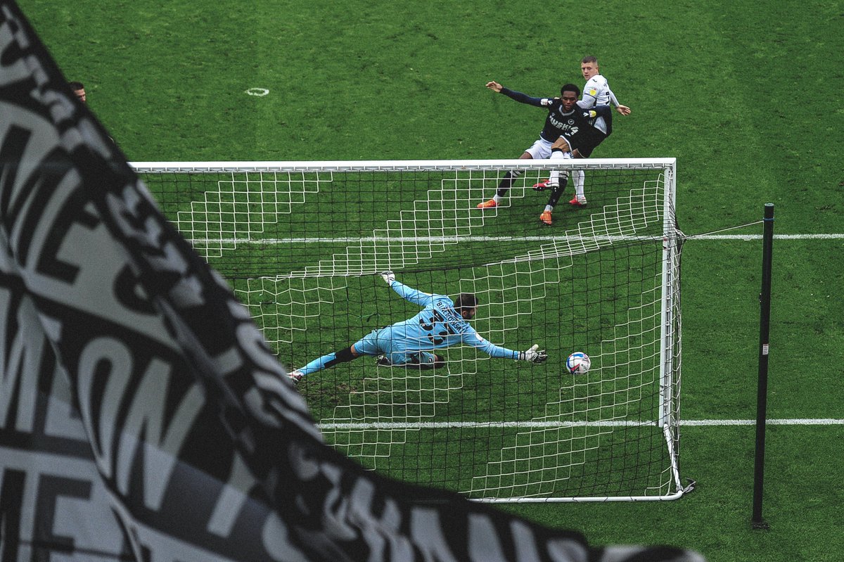 SwansOfficial's tweet image. 📸📸📸 

💻 Match centre 👉 bit.ly/3lb3QnS

#SWAvMIL | @SkyBetChamp