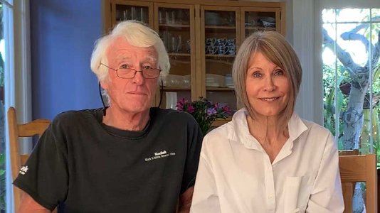 WATCH: A conversation with James &amp; Roger Deakins (75 minutes - 2019) : youtube.com/watch?v=UlfYhL…