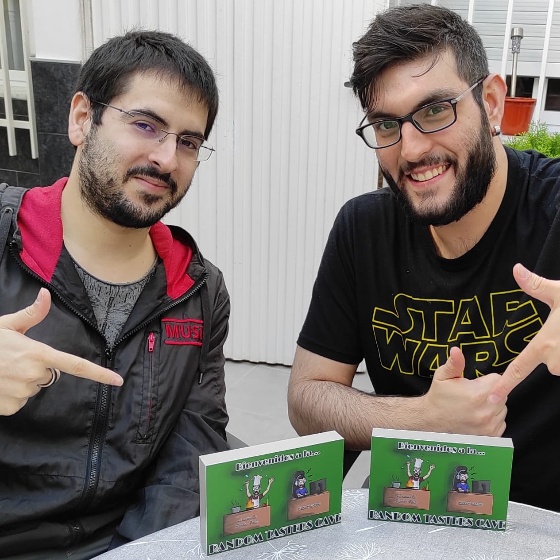 Random_Taste's tweet photo. Hoy hemos recibido este regalazo de dos de nuestros RandomTasters. ¡Muchas gracias @marijose_almagro y #josele18sm ! #twitch #regaloinesperado #present #dibujo #randomtaste https://t.co/UgqL584sjL