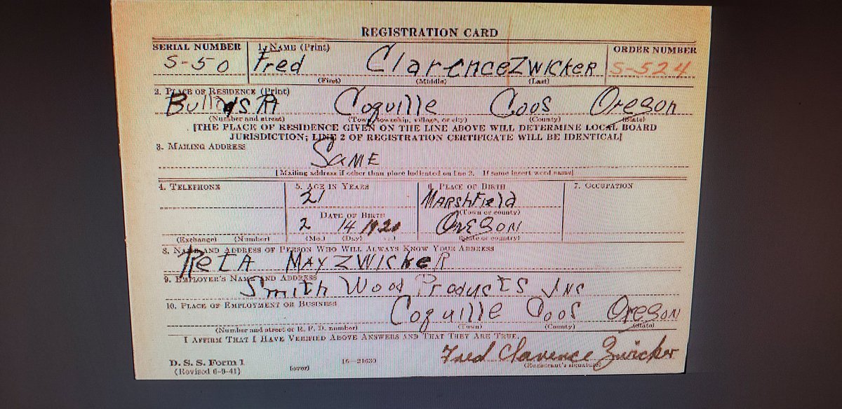 But what about brother Fred our sender of the note.Fred worked in  #Coquille and was small of stature according to his WWII draft card courtesy of  @Ancestry. He also had his appendix removed and knew his mom would know how to find her blue eyed boy.