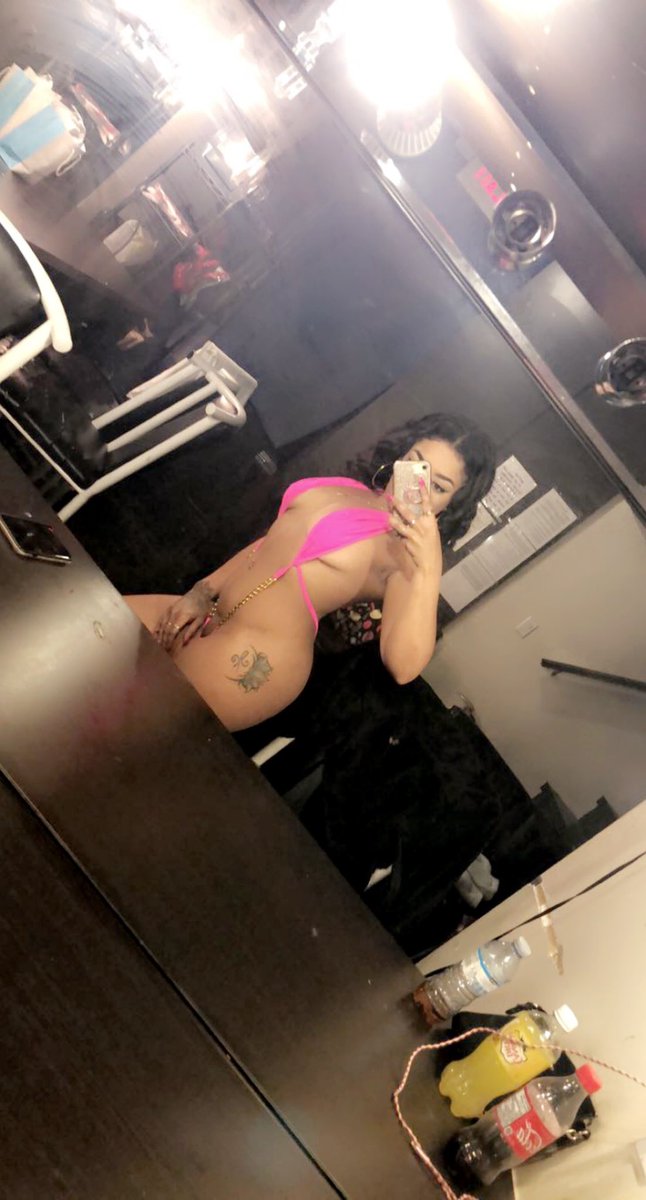 bitesizemoe's tweet photo. Bad lil bih 😈👅 https://t.co/XA1pHuiimE