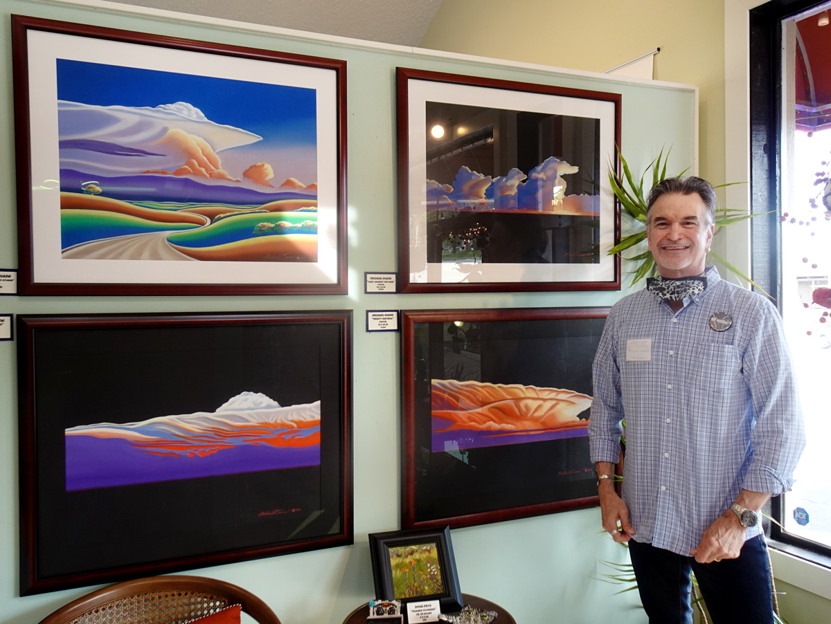 Had a great time at the ArtWalk yesterday with featured artist Michael Duane! See his amazing work online southwindfineart.com/artist/michael…