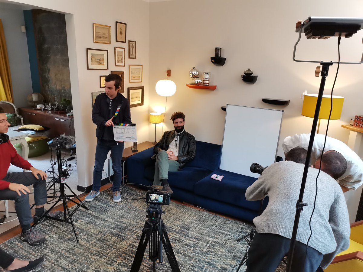 richard_flurin's tweet photo. Interview de @ManuFlurin pour notre documentaire. Bit quantique et informatique du futur au programme.
#quanticphysics #physiquequantique #documentaire https://t.co/tDGt9Mn5xJ