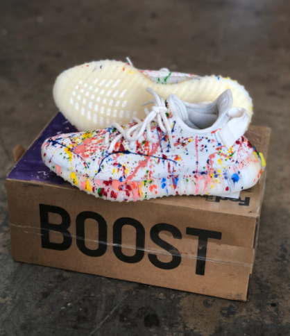 MrYourKicks's tweet photo. If you're in the sneaker-head family at all, we know you know what Yeezy's are! These Yeezy's have been hand-painted with this multicolored splatter design.
See more: https://t.co/v2VJkBJ45c
#customadidas #customizedadidas #paintedadidas #handpaintedadidas
#fashion #shoes https://t.co/8twDpwFRXd