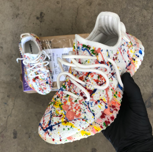 MrYourKicks's tweet photo. If you're in the sneaker-head family at all, we know you know what Yeezy's are! These Yeezy's have been hand-painted with this multicolored splatter design.
See more: https://t.co/v2VJkBJ45c
#customadidas #customizedadidas #paintedadidas #handpaintedadidas
#fashion #shoes https://t.co/8twDpwFRXd