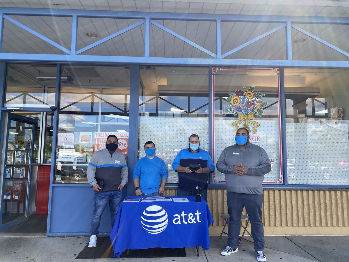 🆘 Orange Farmers Market with the Branford Team #ATT #SwitchOverSaturday @EmekaToney @AbrahamDabous @marc_benavides @RubenS0to @JPotter24 @keroninc