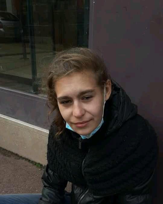Dala_Red75's tweet image. Elle s&apos;appelle Inès elle n&apos;a que 18 ans et est déjà contrainte de vivre dans la rue. Elle sort de l&apos;aide sociale à l&apos;enfance et est actuellement dans une situation difficile dans la ville de vernon(27)  partager un maximum autour de vous ca peut faire des miracles 🙏🙏