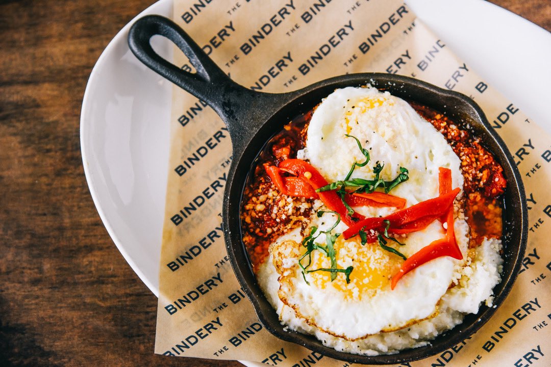 The actual best part of waking up. 
⠀⠀⠀⠀⠀⠀⠀⠀⠀
Uova alla Flamenca
2 sunny eggs · grits · chorizo · roasted red peppers · tomato confit · basil
