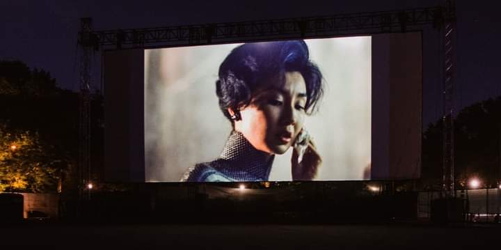 cinemadeinasia's tweet photo. La envidia de disfrutar de "Deseando Amar" en un espléndido 4K en el Festival de Cine de Nueva York. #QueensDriveIn ♥️ https://t.co/DzywMVMmRQ