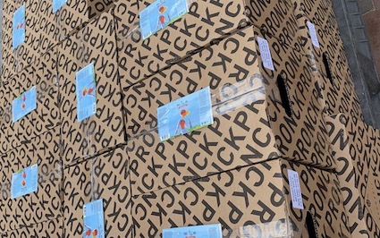 Om je te helpen je vanaf de bank enigszins in Italië te laten wanen, hebben Pronck Brouwerij en Vals Nat Bier een Giro-bierbox samengesteld, met bieren en kazen uit de regio’s waar de renners doorheen fietsen.  
 
Info: brouwerijpronck.nl/product/pronck…