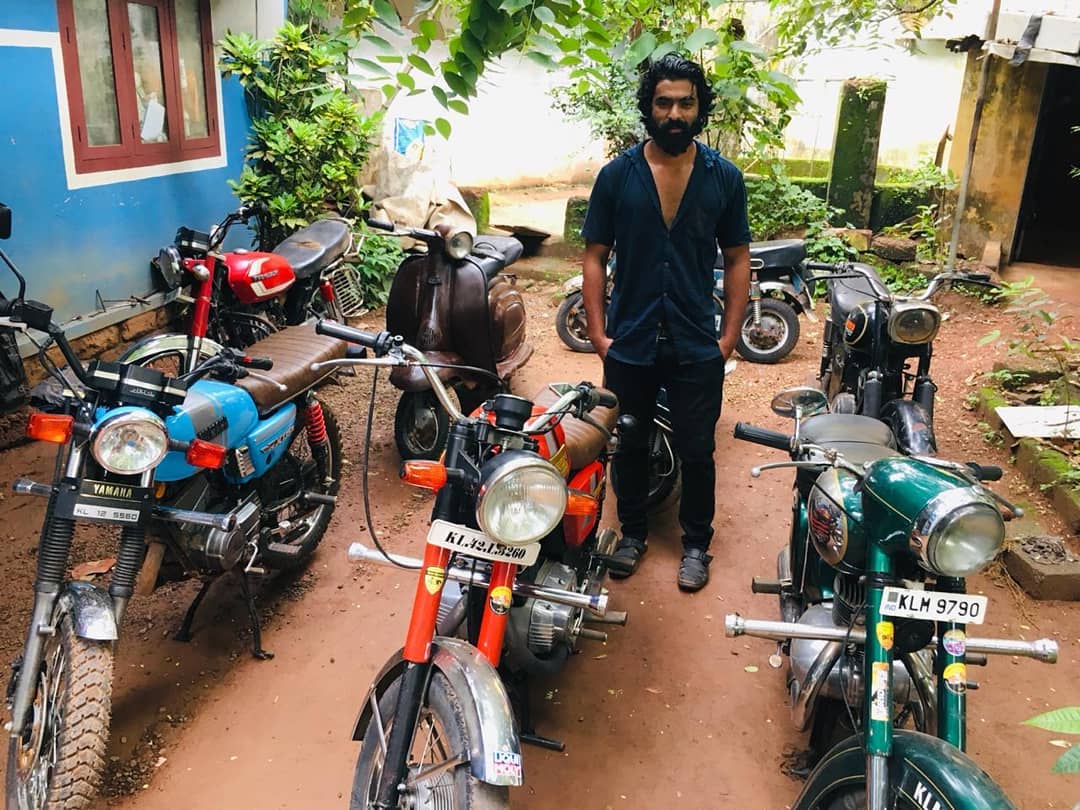 reach_anupam's tweet photo. While I am deep into #JawaLegacy, the last person whose feed I absolutely enjoyed was Irfan (Instagram handle @i_k__mgm) 

 While his collection keeps growing… he’s always inclined towards the Jawa and Yezdi! My type of guy :)

#JawaMotorcycles #yezdi #yezdimonarch #2stroker https://t.co/YDZuxFAO7b