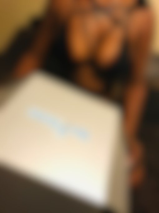 I just uploaded a Fan-only exclusive photo to Modelhub. Wanna see what you're missing? https://t.co/DeuY92xAf8<a href="/tag/photoshoot"class="tags"><span>#photoshoot</span></a><a href="/tag/model"class="tags"><span>#model</span></a><a href="/tag/film"class="tags"><span>#film</span></a><a href="/tag/ebony"class="tags"><span>#ebony</span></a><a href="/tag/roleplay"class="tags"><span>#roleplay</span></a><a href="/tag/erotic"class="tags"><span>#erotic</span></a>