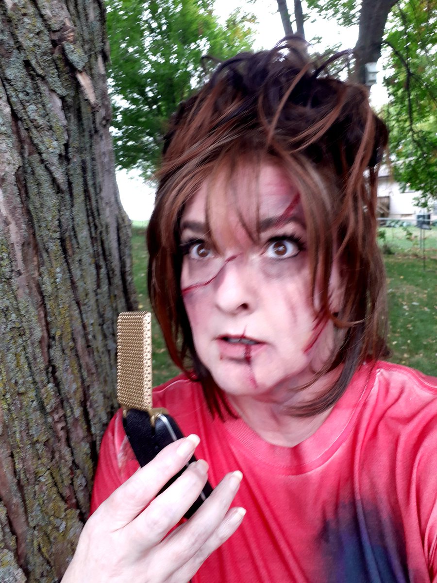 Miss_Beehave8_'s tweet photo. 30ish minutes until the 1000 Follower Celebration! π₯³ I think they gave me Alan Wake batteries for this thing. Come on! It's just a flesh wound, beam me up off this crazy rock Scotty! https://t.co/ONv3PtzyLR #fightcancer #roadtoremission https://t.co/epBG7hJZMZ