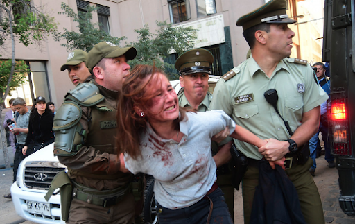 AliNewsAN's tweet photo. Son "COBARDES" quienes crearon el hashtag #ApoyoACarabineros.
Son los mismos que justifican los crímenes de la dictadura de Pinochet, los mismos que veneran la dictadura de Piñera. 
Los que celebran escondidos detrás del teclado
#NoSeCayoLoEmpujaron #FueraMarioRozas https://t.co/tu3TeRSFQq