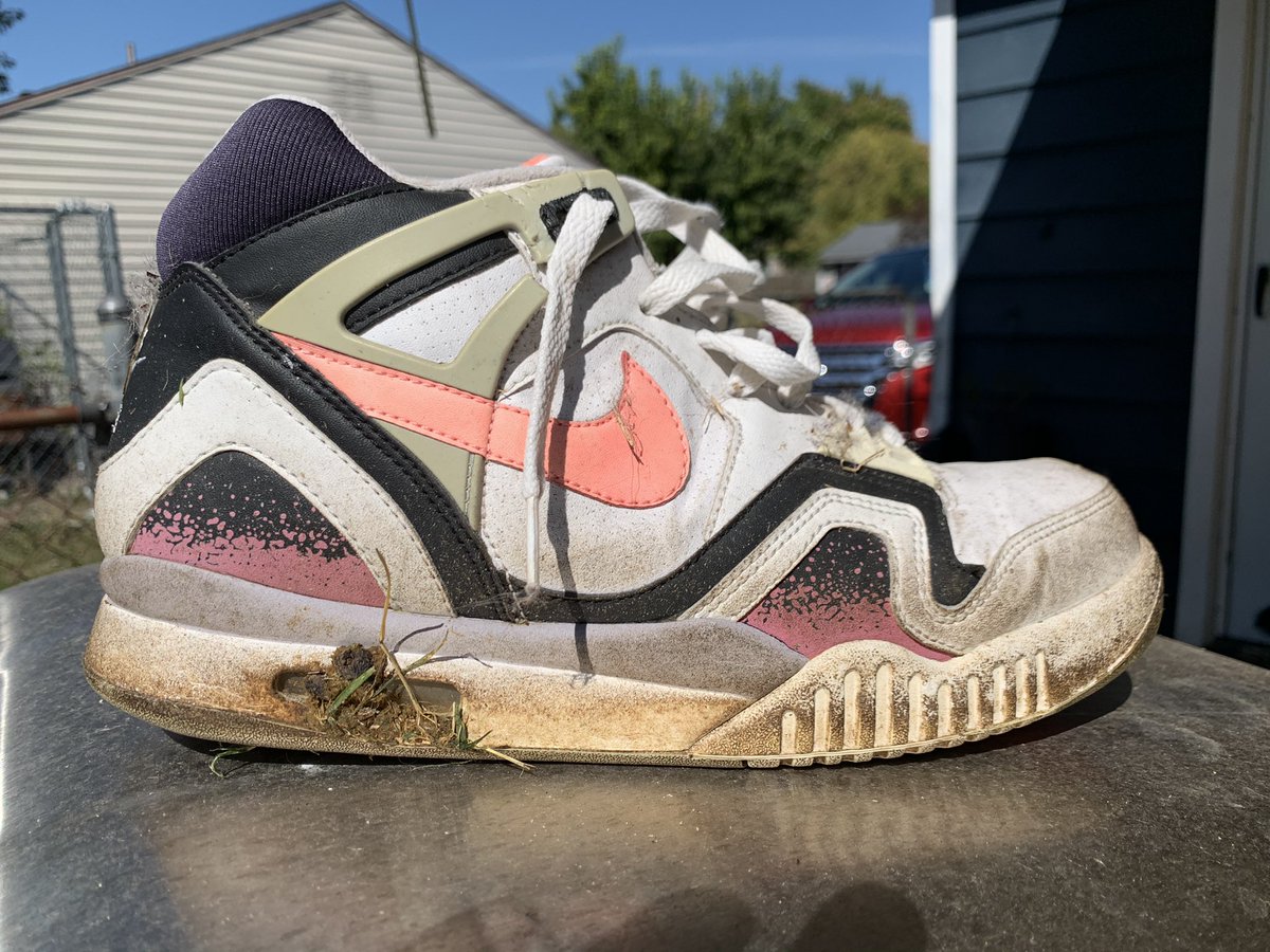 Case__78's tweet photo. #RIP #ATCII #NikeAirTechChallenge2 #GrassCuttinShoes   After 13 yrs I finally have to send these to the dumpster. https://t.co/A6NlQoQIv7