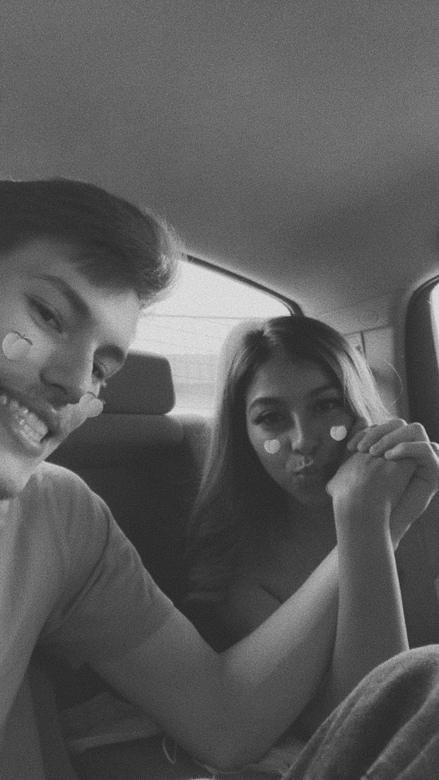 heavenlydaisies's tweet photo. Happy national boyfriends day to my favorite person ever 💗 https://t.co/HAOOz2ggPN