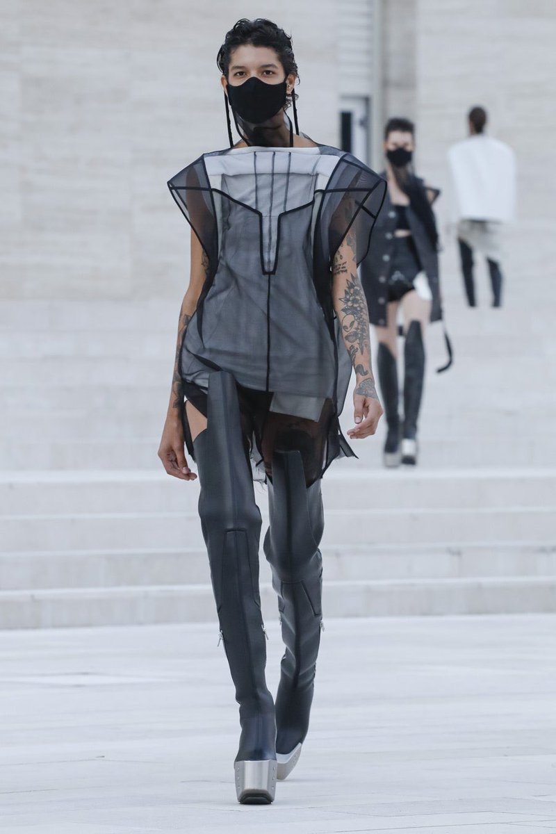 VPL_irl's tweet photo. Stfu Rick Owens! Stfu! https://t.co/DUCwFIHWWt