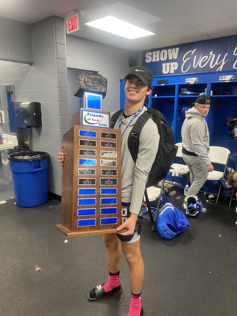 Wyatt_ison's tweet photo. 4-0. Coal bowl trophy is home to stay⚒️ Defensive player of the game🙏 https://t.co/CAPiWAnnV0