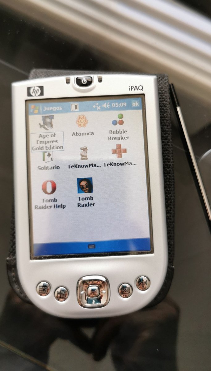 luigizs_'s tweet image. Ufff, recuerdan este dispositivo?? De colección, uno de mis favoritos aún, es una HP iPAQ rx1950 Pocket PC... Aún recuerdo ese domingo 27 de Febrero de 2006 cuando la compre y sigue funcionando al 100 👌🏻 @HP @HPMexico #iPAQ #WindowsMobile @jmatuk 14 años han pasado 👴🏻🤭🤭🤭
