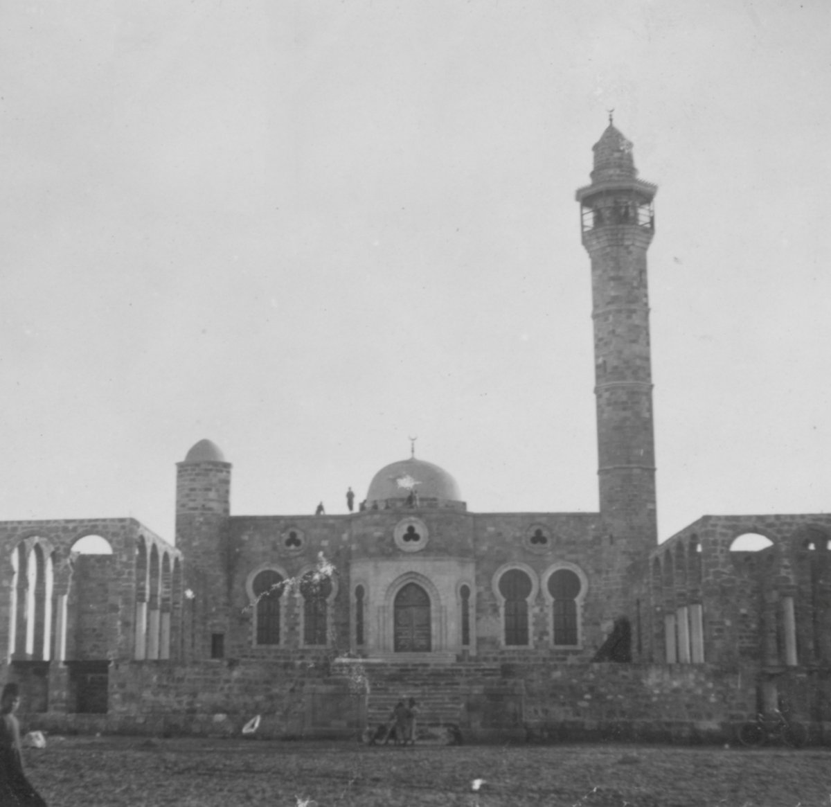 4/ What did the Turkish Gov. Hassan Bey do in Jaffa? He built a mosque between Jaffa and Tel Aviv, using Jewish gravestones.