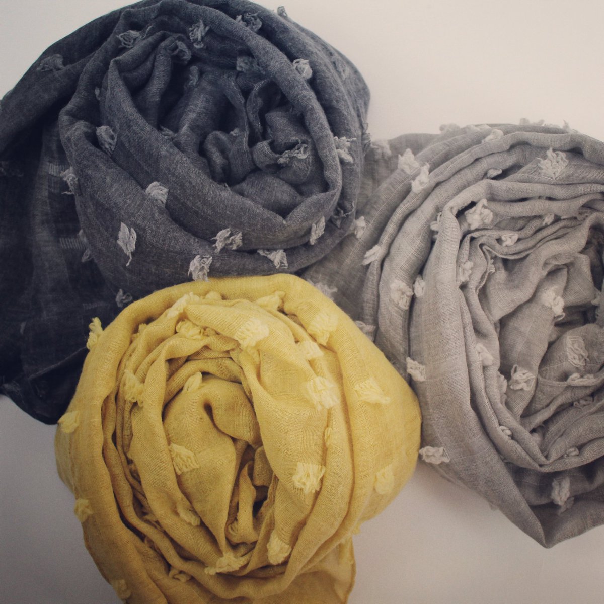 HijabSama's tweet photo. samahijab. com🌿🌿🌿🌿🌿#scarf #scarfs #hijablove #hijabfashion #hijabstyleindonesia #hijabstyle #hijabku #hijaberscommunity #hijabstylist #hijabtrend #hijabmodesty #hijablook https://t.co/OuKyvruCCm