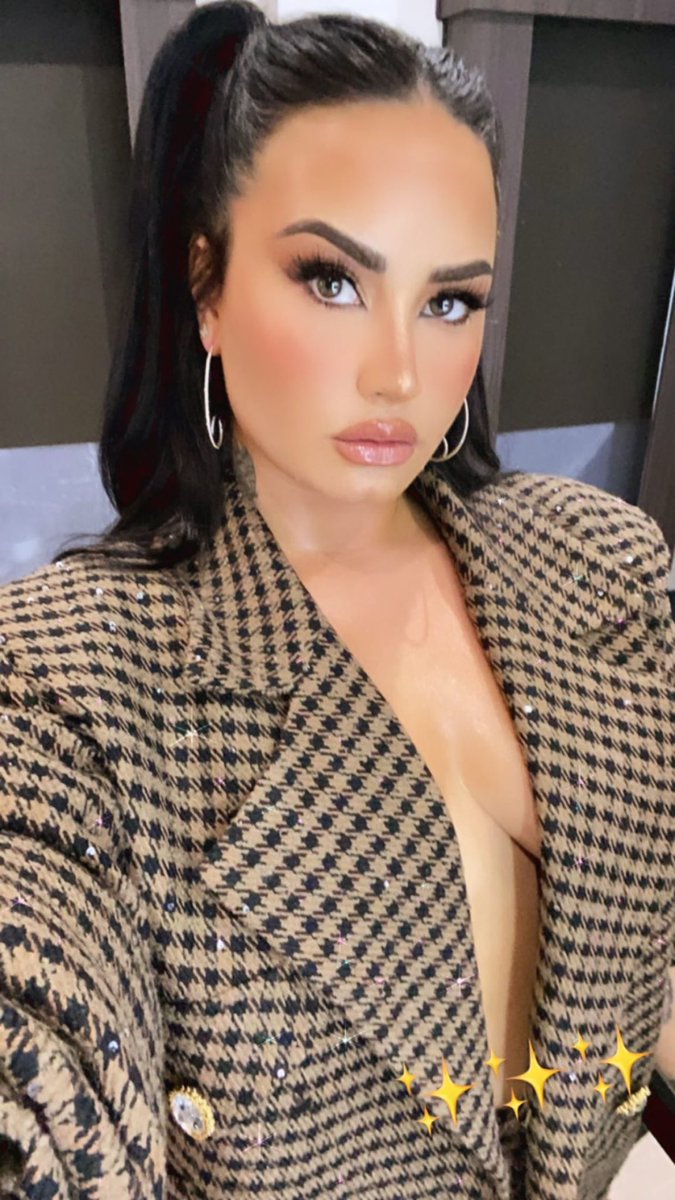 lovatoblunts's tweet photo. Demetria Devonne. https://t.co/jy4bP9gH4l
