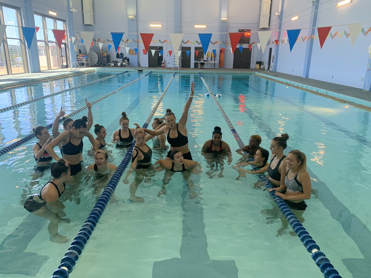 UTSVolleyball's tweet photo. Finished week 2 off with some pool action 💪🏼 Ready for week 3!! 🏐 https://t.co/WpAFTP5s1t