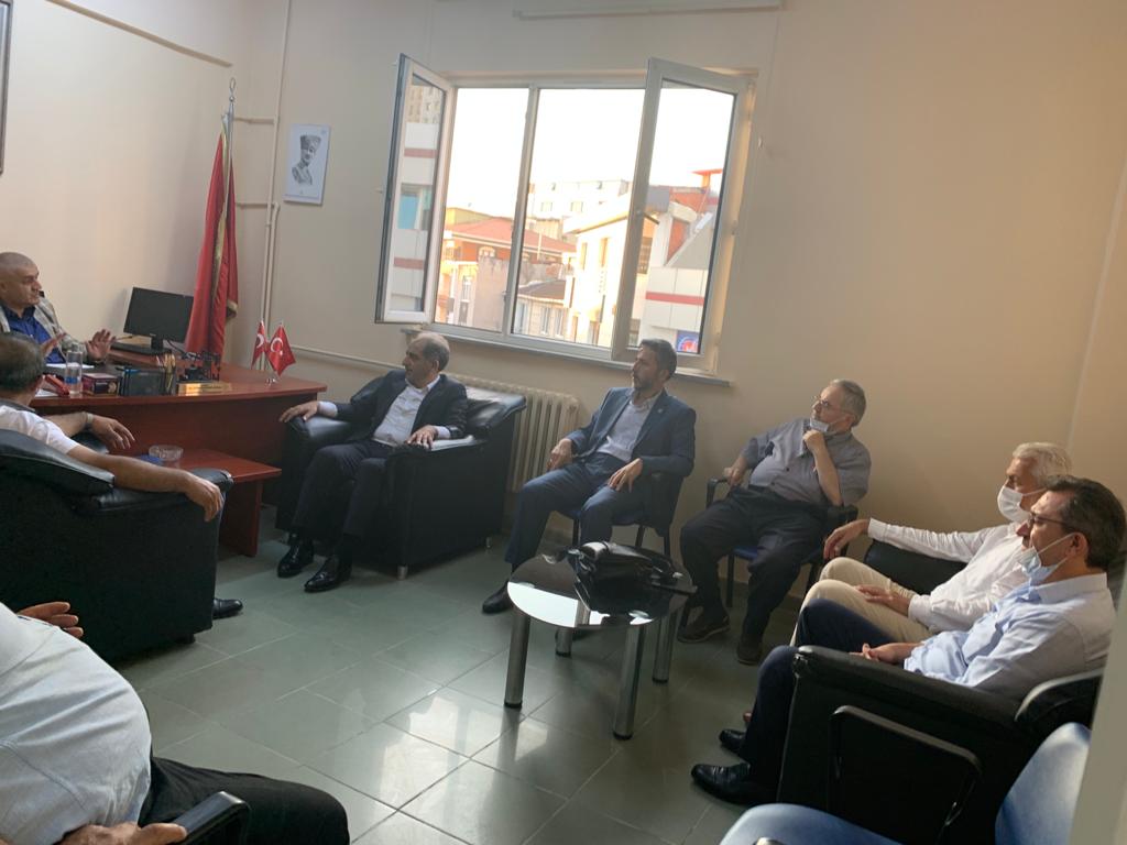 SaadetEsenler's tweet photo. İlçe Başkanımız Sn.Tuğrul YALÇINKAYA,
Esenler Dernekler federasyonu Başkanımız
Sn.Cuma HELVACI ve yönetimini, ziyaret etti.
ESDEF yönetimimiz'e misafirperverliklerinden dolayı teşekkür eder, çalışmalarında muvaffakiyetler dileriz.
#SaadetEsenler
#ESDEF https://t.co/BVs2QYYvrn