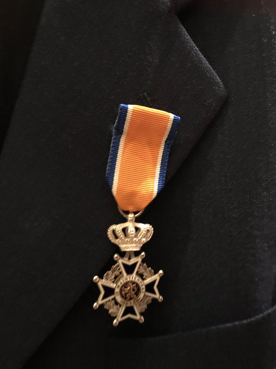 <a href="/BWRunners/">BommelerwaardRunners</a> “Wat een verrassing: Koninklijke Onderscheiding voor o.a. mijn liefde voor #Roparun! Een mooie aanmoediging om zo door te gaan. We doen het samen! We móeten doorgaan! Dank <a href="/VloetWiljan/">Wiljan Vloet</a> voor je mooie woorden! Sportieve groet: Gerard Bambacht” #team76 #Brandwijk